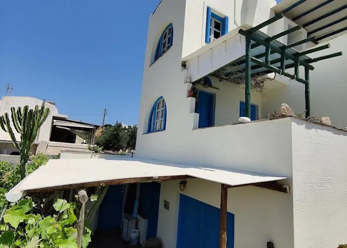 בית הארחה Matina's Family